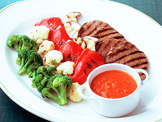 牛肉と野菜のグリル　トマトチーズソース