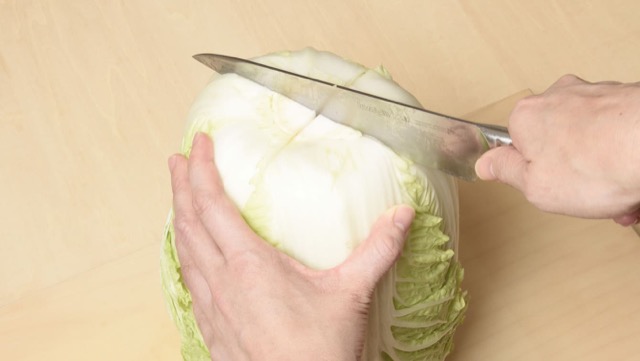 砂糖で時短！まるごと白菜で作る、自家製キムチの作り方の画像