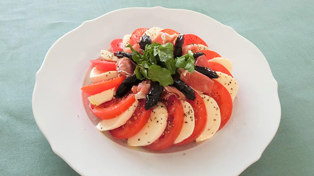 トマトカプレーゼレシピ！プロ直伝の作り方＆水切りで味わい濃厚