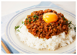焼きケチャップのドライキーマカレー