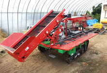 トマト収穫作業機