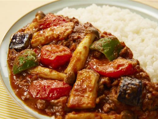 冷凍トマトでおいしく！きのこと野菜のキーマカレー