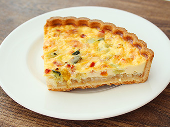 彩り野菜とベーコンのキッシュ