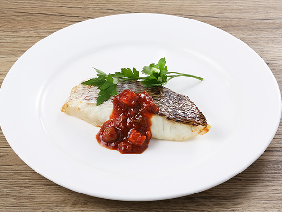 白身魚のソテー いろいろ野菜のトマトソースがけ