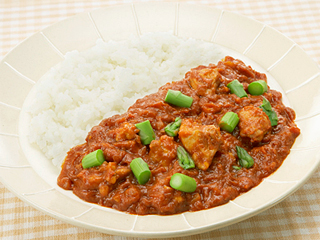 チキンとアスパラのトマトガーリックカレー