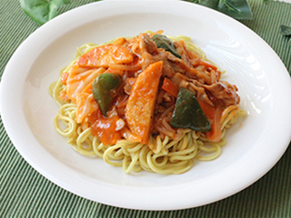 トマトあんの太麺皿うどん