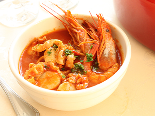 魚介のうまみたっぷり!ブイヤベース風 ホタテと海老のトマトスープ