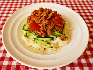 トマトじゃじゃ麺