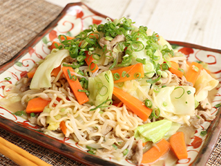 ウスターソース×袋ラーメンでお手軽！野菜たっぷり焼きラーメン