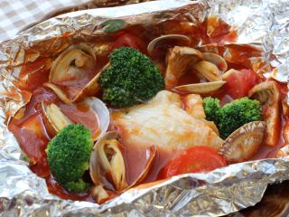 アブラガレイのトマトホイル焼き(ホイルでトマトパッツァ)