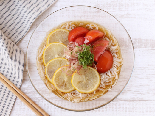 冷凍トマト＆レモンで！冷やシャリトマトとレモンのそうめん