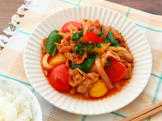 焼肉のたれで！彩り野菜の豚こまポークチャップ