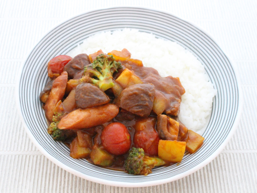 まるごとブロッコリーとしいたけの野菜カレー