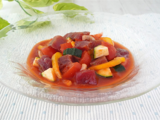 まぐろとカラフル野菜のトマトレモンマリネ
