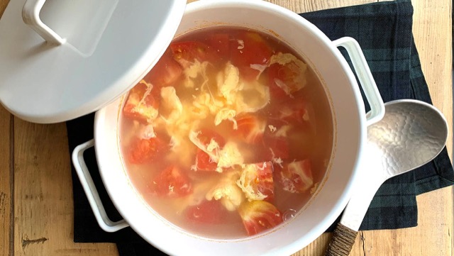 ［トマト入り卵スープの簡単レシピ］朝ご飯に合う＆リメイクも