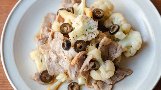 カリフラワーと豚肉のニンニクぽん酢炒めのレシピ カリフラワーと豚肉のニンニクぽん酢炒めのレシピ