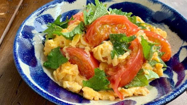 トマトと大葉（しそ）の卵炒めのレシピ
