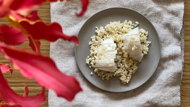 炊飯器と米麹で簡単「かぶの漬け物レシピ」。漬け床も調味料になる！