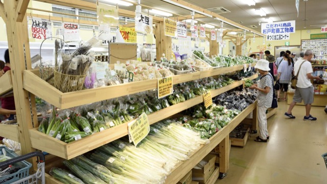 直売所などで地元野菜を購入することは、エシカル消費の取り組みのひとつ