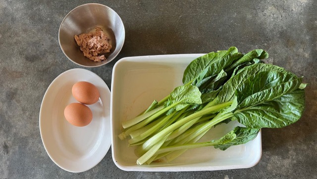 小松菜と卵とツナのマリネの材料