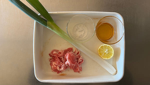 ネギ塩タレの豚こま丼の材料 ネギ塩タレの豚こま丼の材料