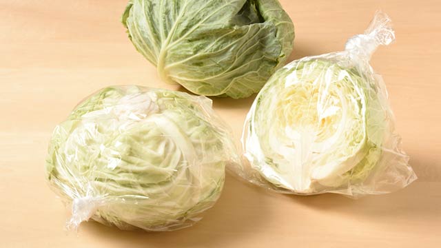 キャベツ保存！冷蔵で丸ごと2週間、カット1週間、鮮度保つコツ