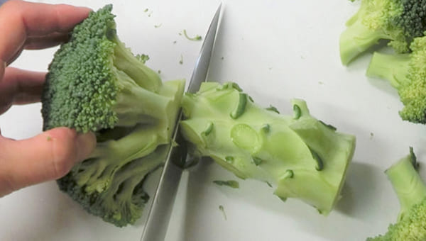 簡単な下ごしらえでブロッコリーの茎も食べられる 簡単な下ごしらえでブロッコリーの茎も食べられる