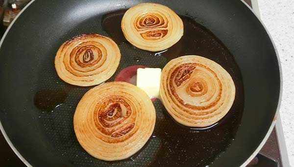 タレの材料を加える