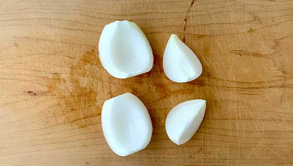 タマネギを外側と内側に分ける