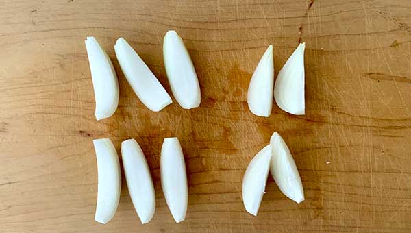 大きさを揃えてくし切りにする