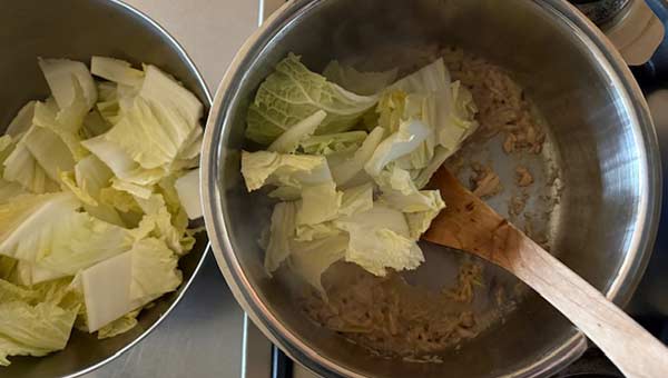 白菜を加える