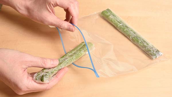 保存用袋に入れて冷凍庫で保存