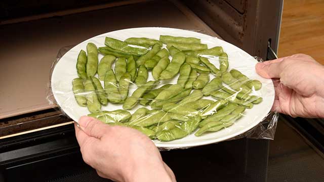 レンジで茹でれば少量でもおいしい！枝豆の加熱方法を図解で紹介