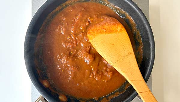 カレールーをよく溶かす カレールーをよく溶かす