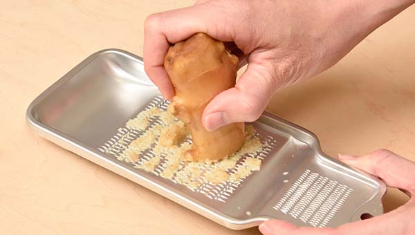 ショウガの皮はむかずに使うと風味がよくなる