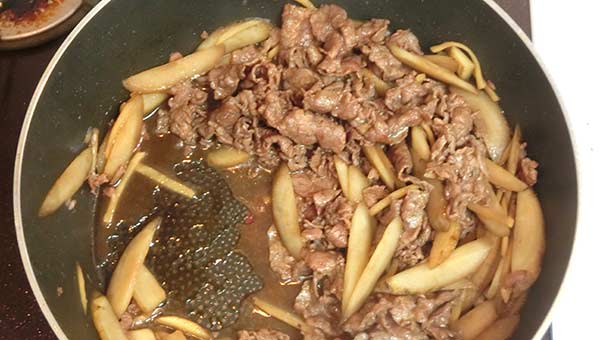 煮汁が少なくなるまで煮る 煮汁が少なくなるまで煮る