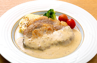 ベシャメルオニオンソースポークソテー