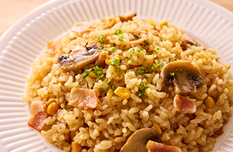 あめ色玉ねぎでつくる洋食屋風ピラフ