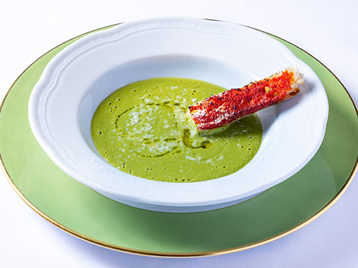 クリーミーなグリーンピーススープ