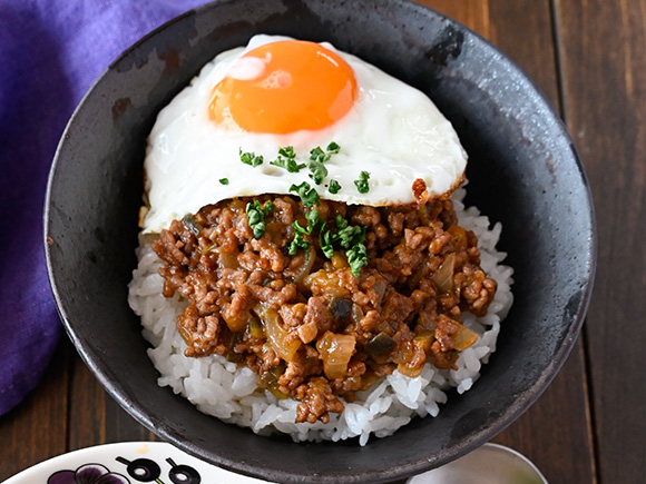 【幼児食】なすのデミ煮込みハンバーグ風丼
