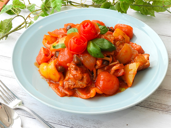 トマトの飾り切りでバラの花カチャトーラ