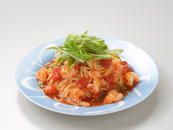 火を使わずに和えるだけ！えびと水菜の冷製パスタ