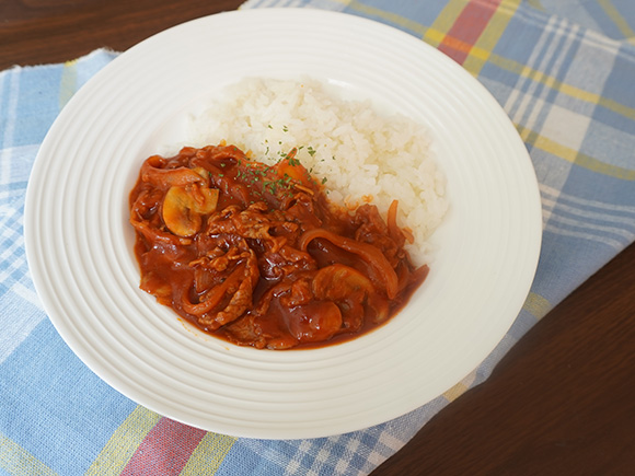トマトジュースで作る！無水ハヤシライス