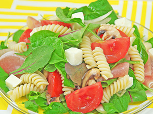 高リコピントマトのごちそうパスタサラダ